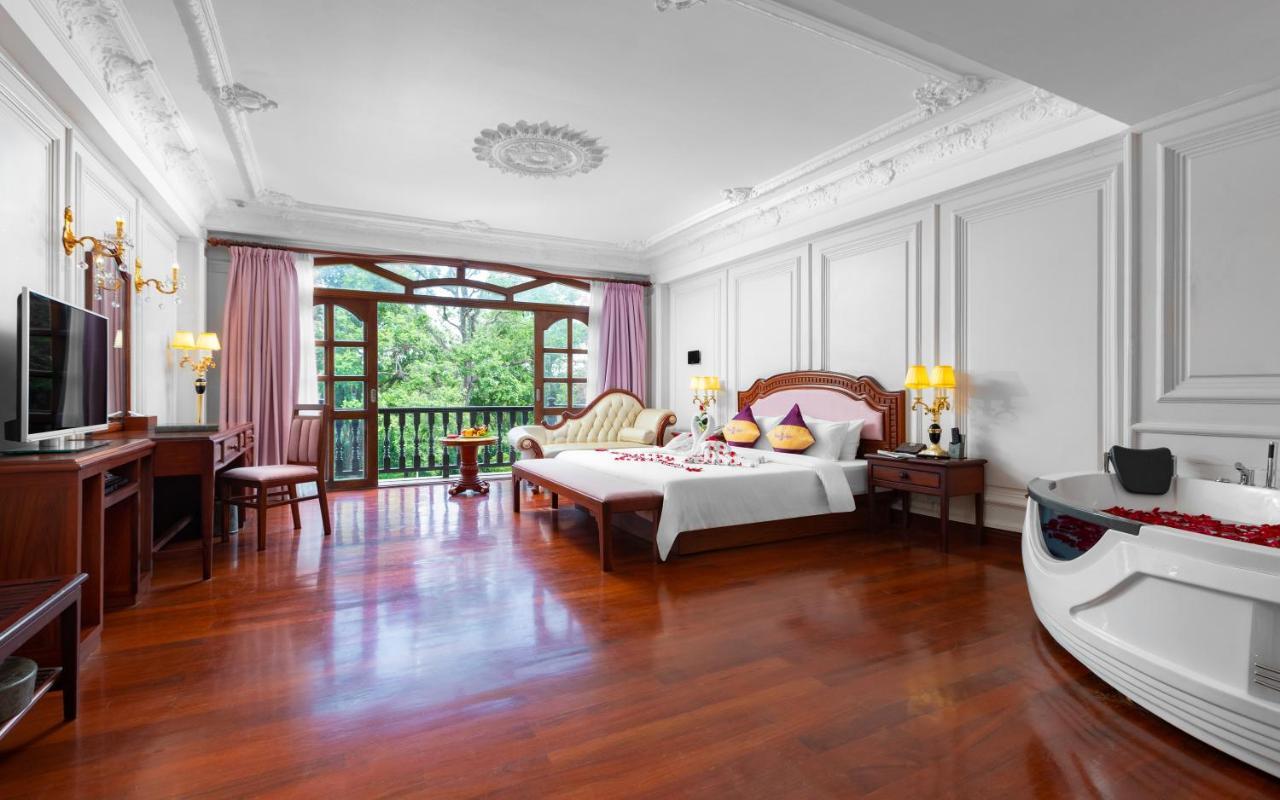 Regency Angkor Hotel Siem Reap Exteriör bild