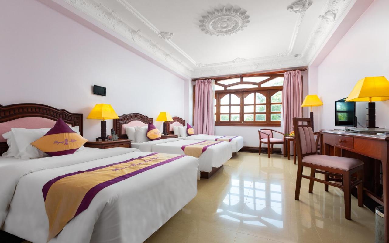 Regency Angkor Hotel Siem Reap Exteriör bild