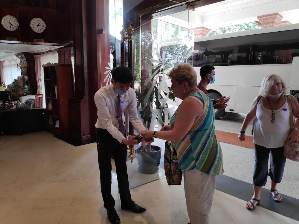 Regency Angkor Hotel Siem Reap Exteriör bild