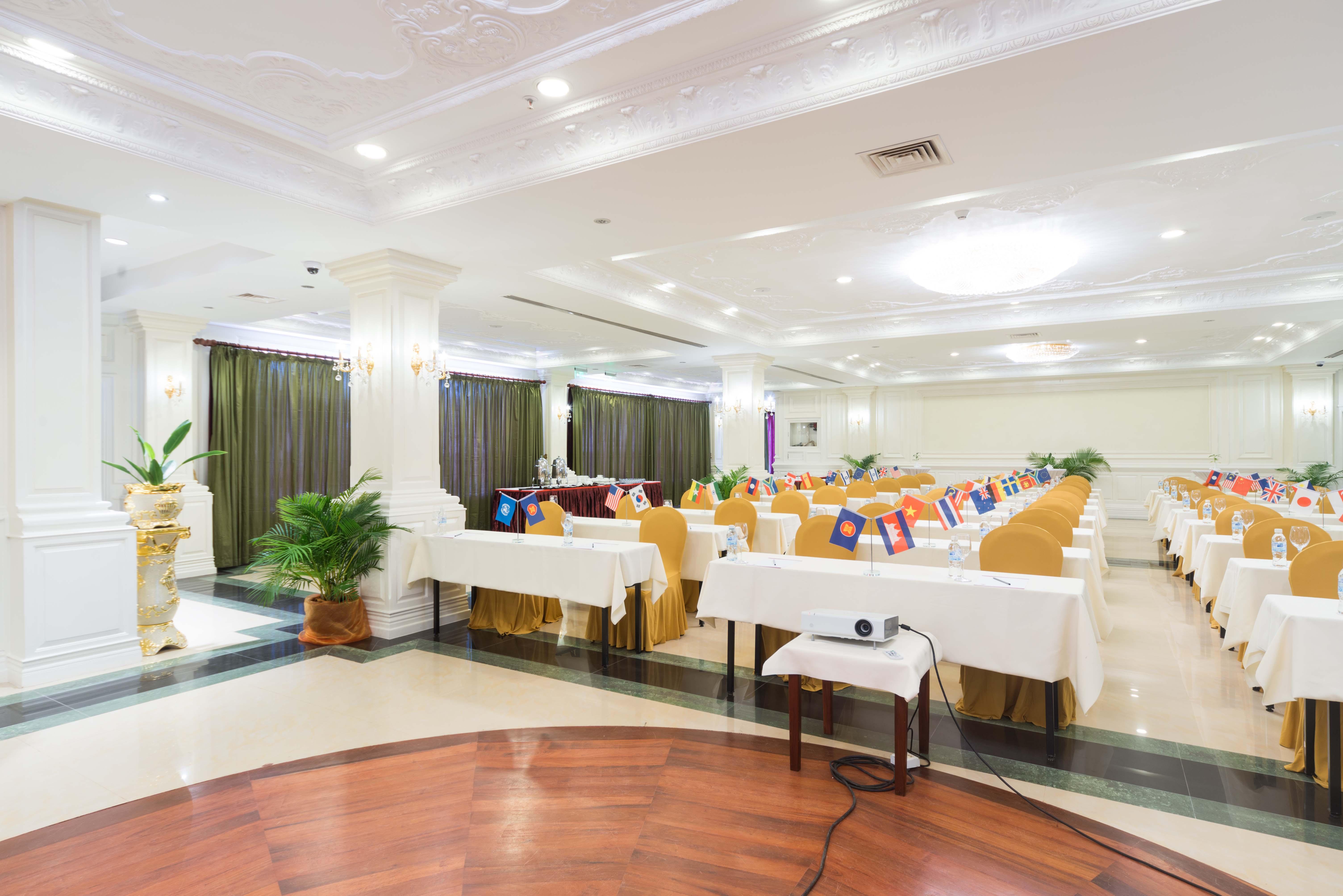 Regency Angkor Hotel Siem Reap Exteriör bild