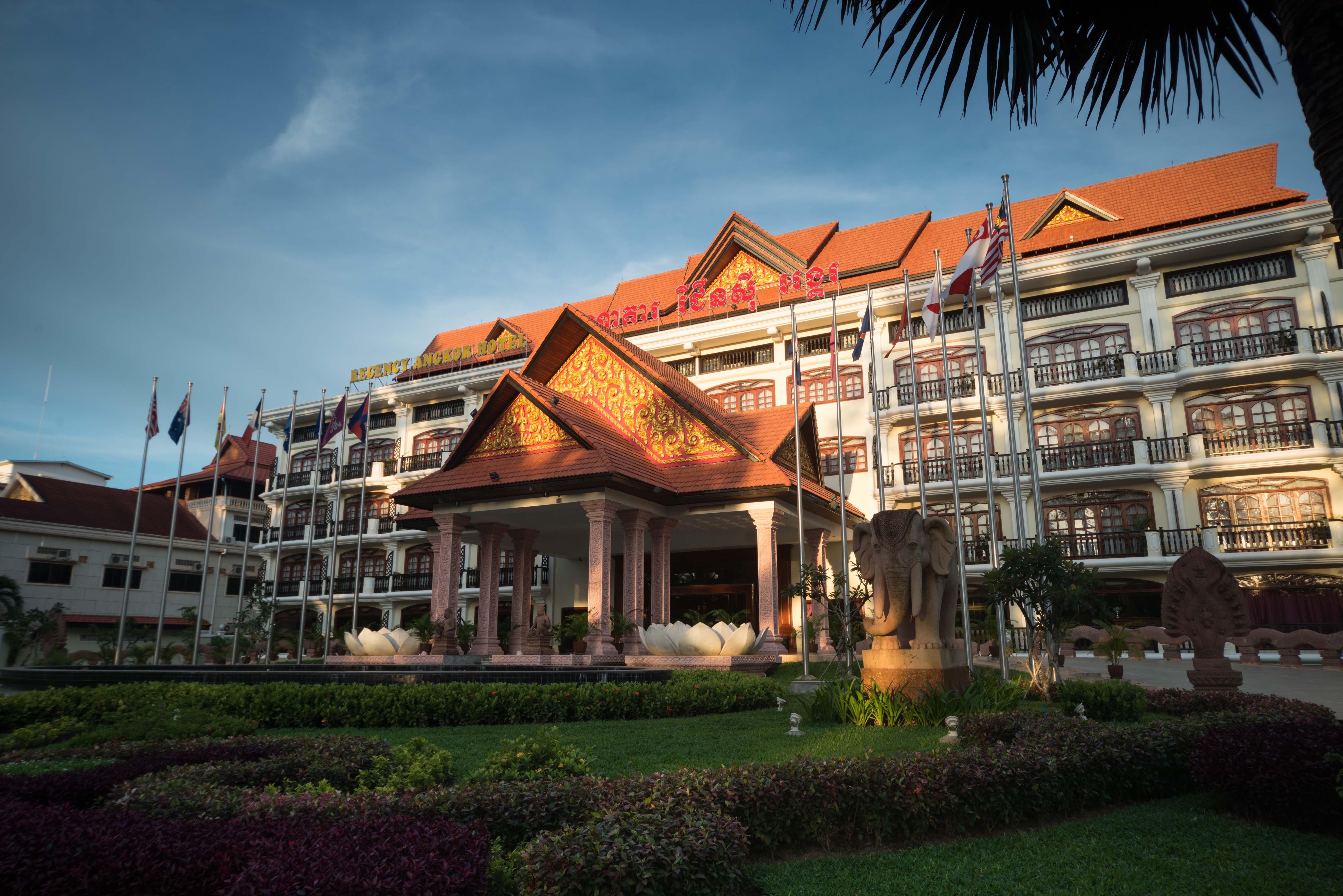 Regency Angkor Hotel Siem Reap Exteriör bild